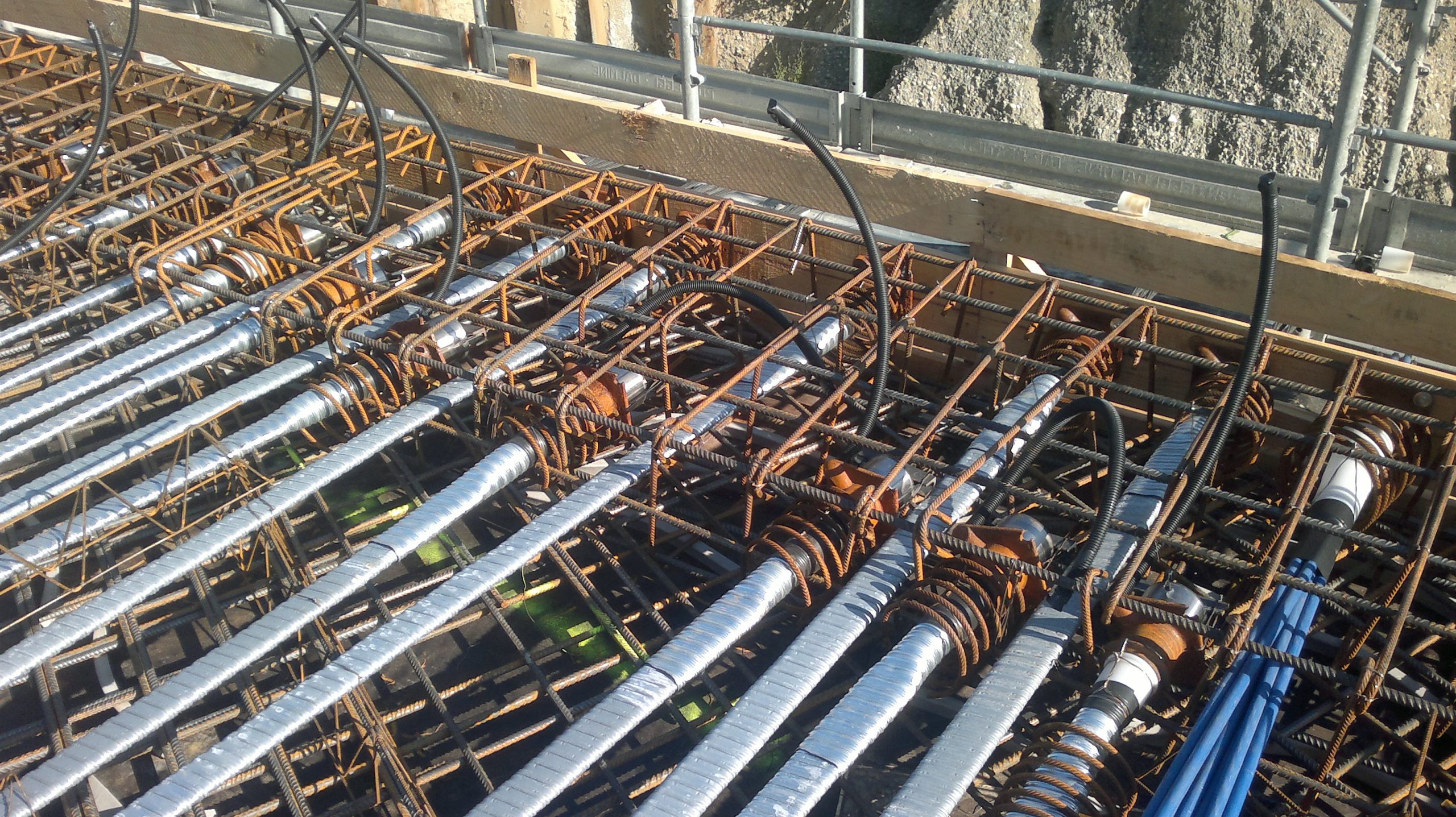 GAINE PLATE METALLIQUE AVEC MARQUAGE CE